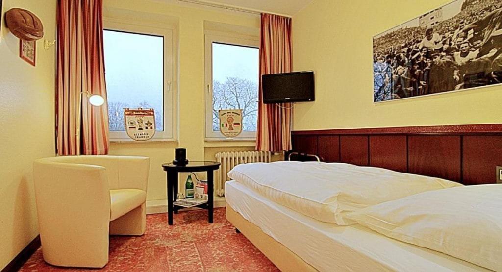 Retro - Art - Hotel Lünen Esterno foto