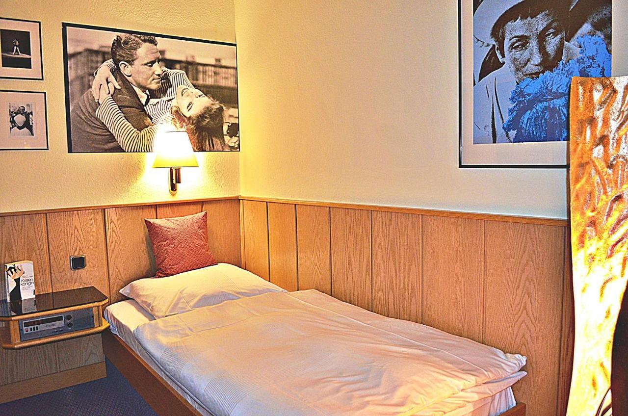 Retro - Art - Hotel Lünen Esterno foto