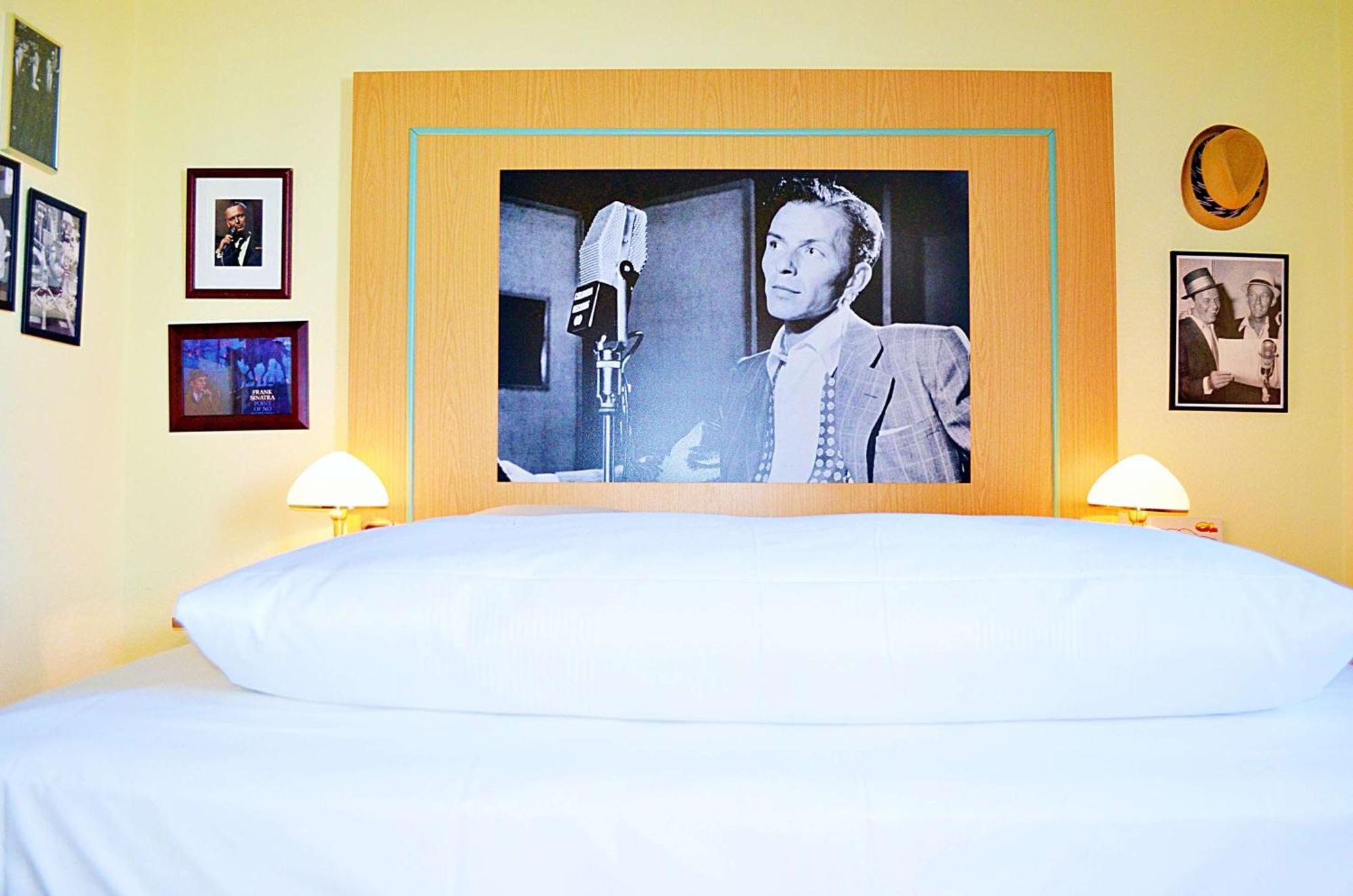 Retro - Art - Hotel Lünen Esterno foto