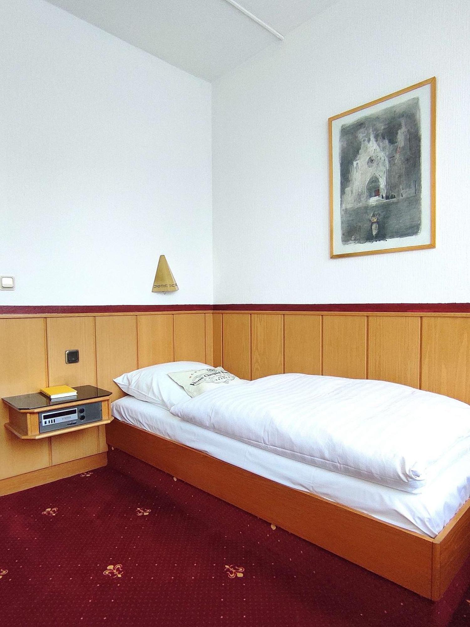 Retro - Art - Hotel Lünen Esterno foto