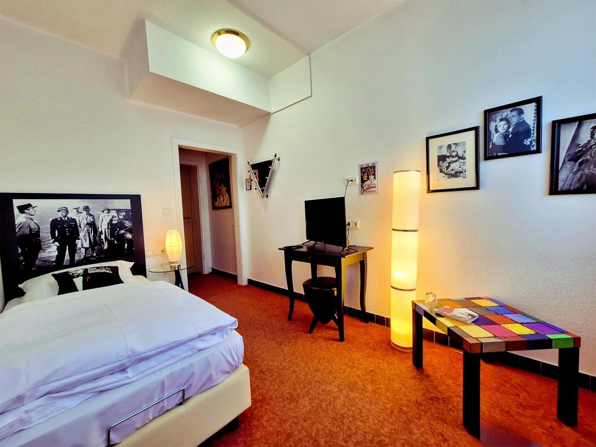 Retro - Art - Hotel Lünen Esterno foto