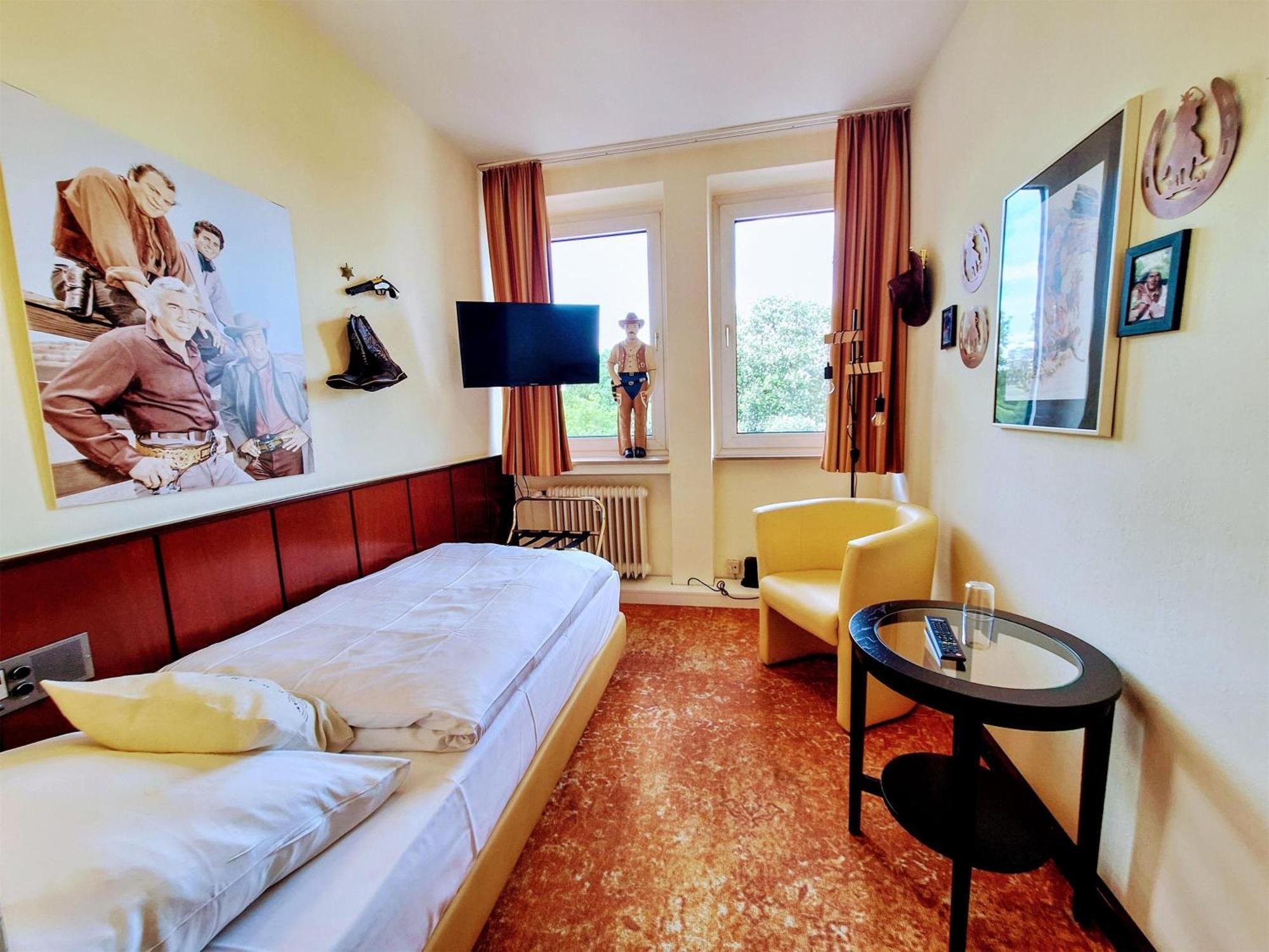 Retro - Art - Hotel Lünen Esterno foto