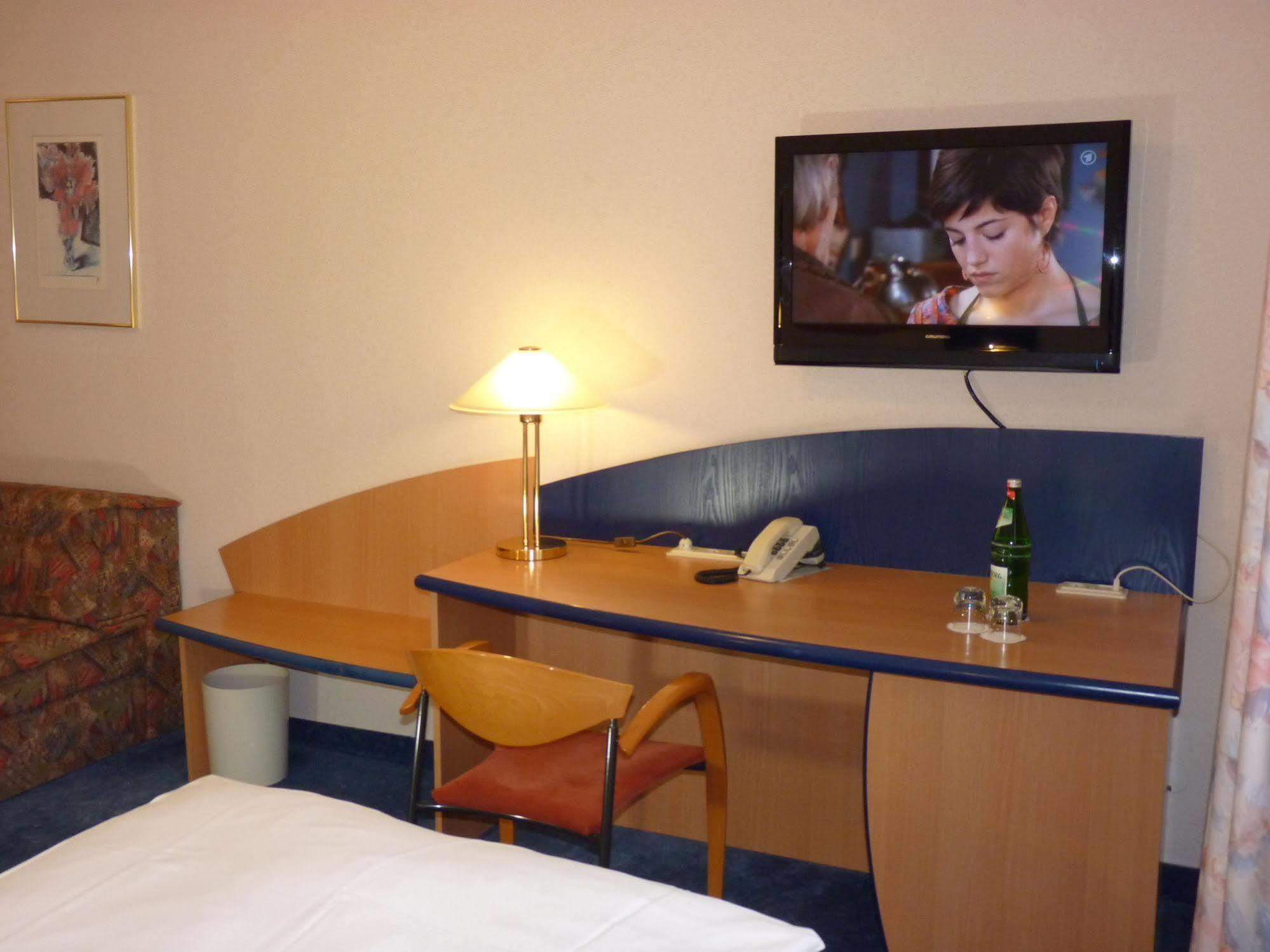 Retro - Art - Hotel Lünen Esterno foto