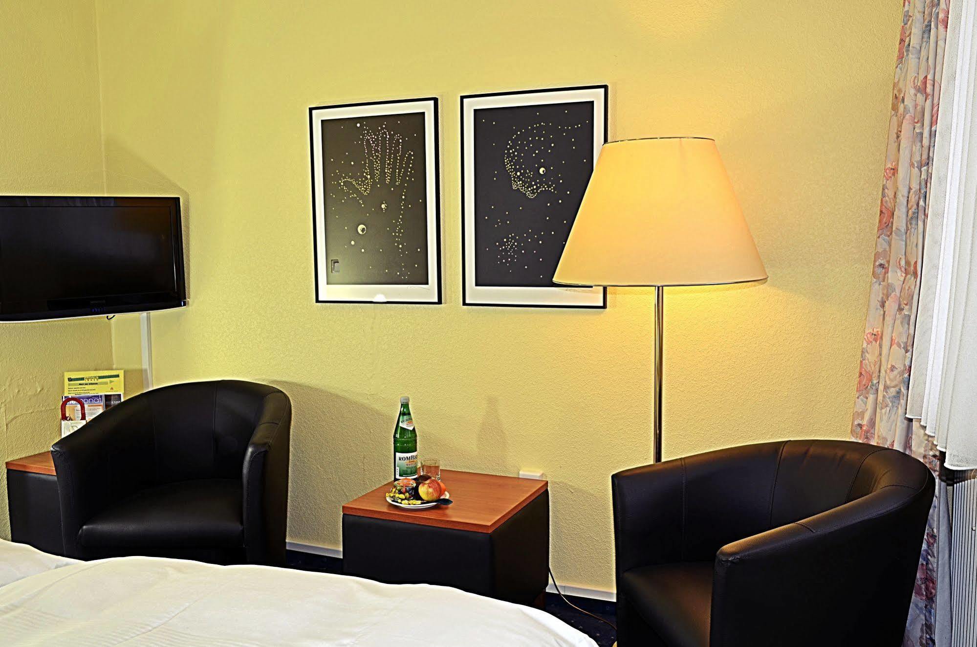 Retro - Art - Hotel Lünen Esterno foto