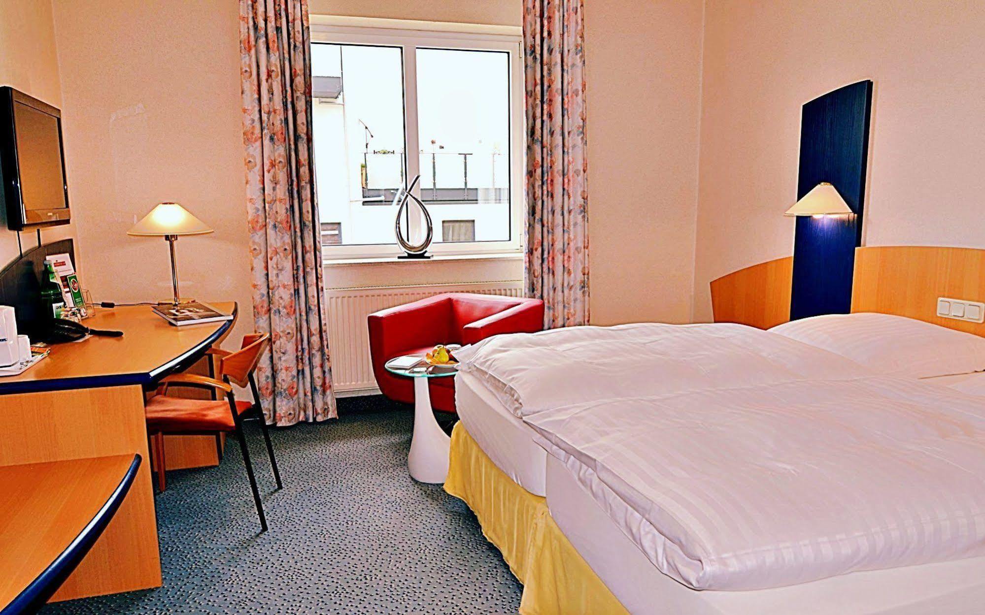 Retro - Art - Hotel Lünen Esterno foto